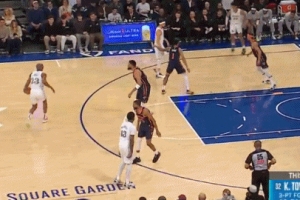 外线都开发出来了？凯-琼斯面对唐斯射落个人赛季首个三分球