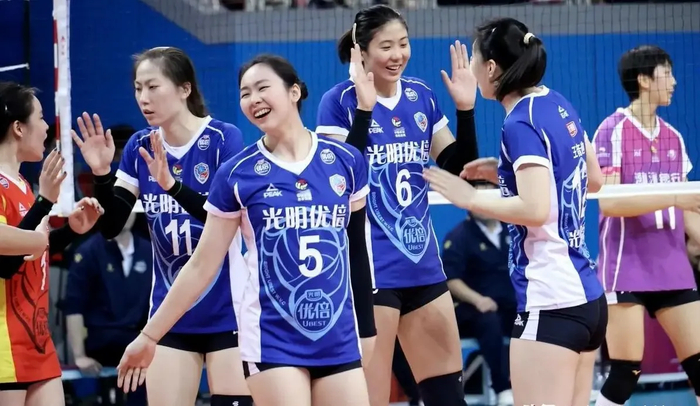 开云体育下载-许晓婷拉胯，但她站了出来！传球稳定，或成上海女排新主力二传|黄欣悦|范赖克|高意|欧阳茜茜|沃隆科娃_新浪体育_新浪新闻