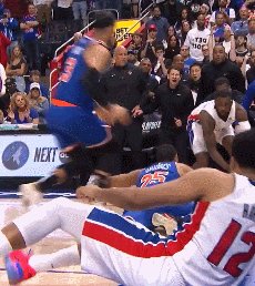 开云体育入口-明目张胆？尼克斯连续两年季后赛被裁判“保送”胜利