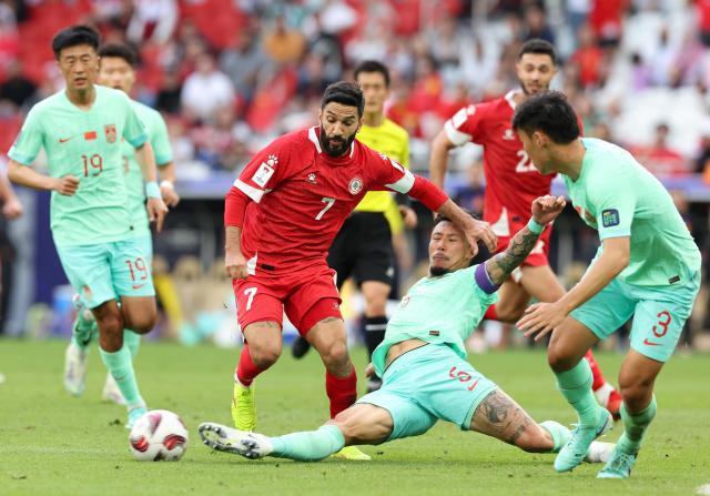 开云体育官网-扬科维奇变阵换汤不换药 拼劲有了却难拿下第107